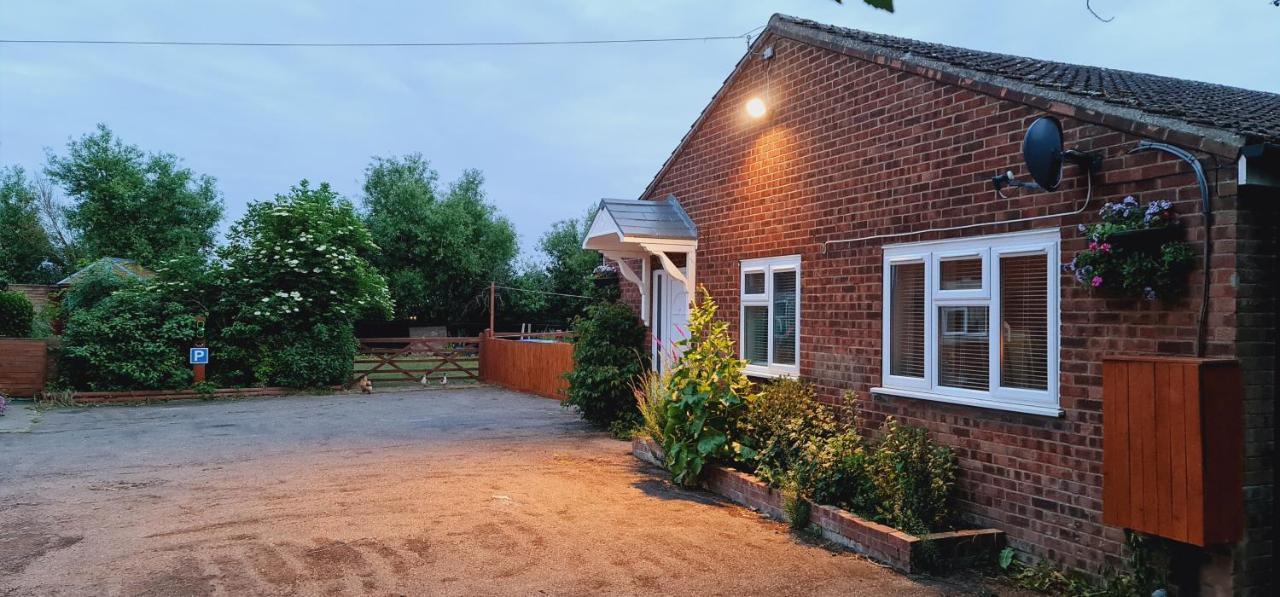 Sherwood Bungalow 3 Bedroom Entire Property บอสตัน ภายนอก รูปภาพ